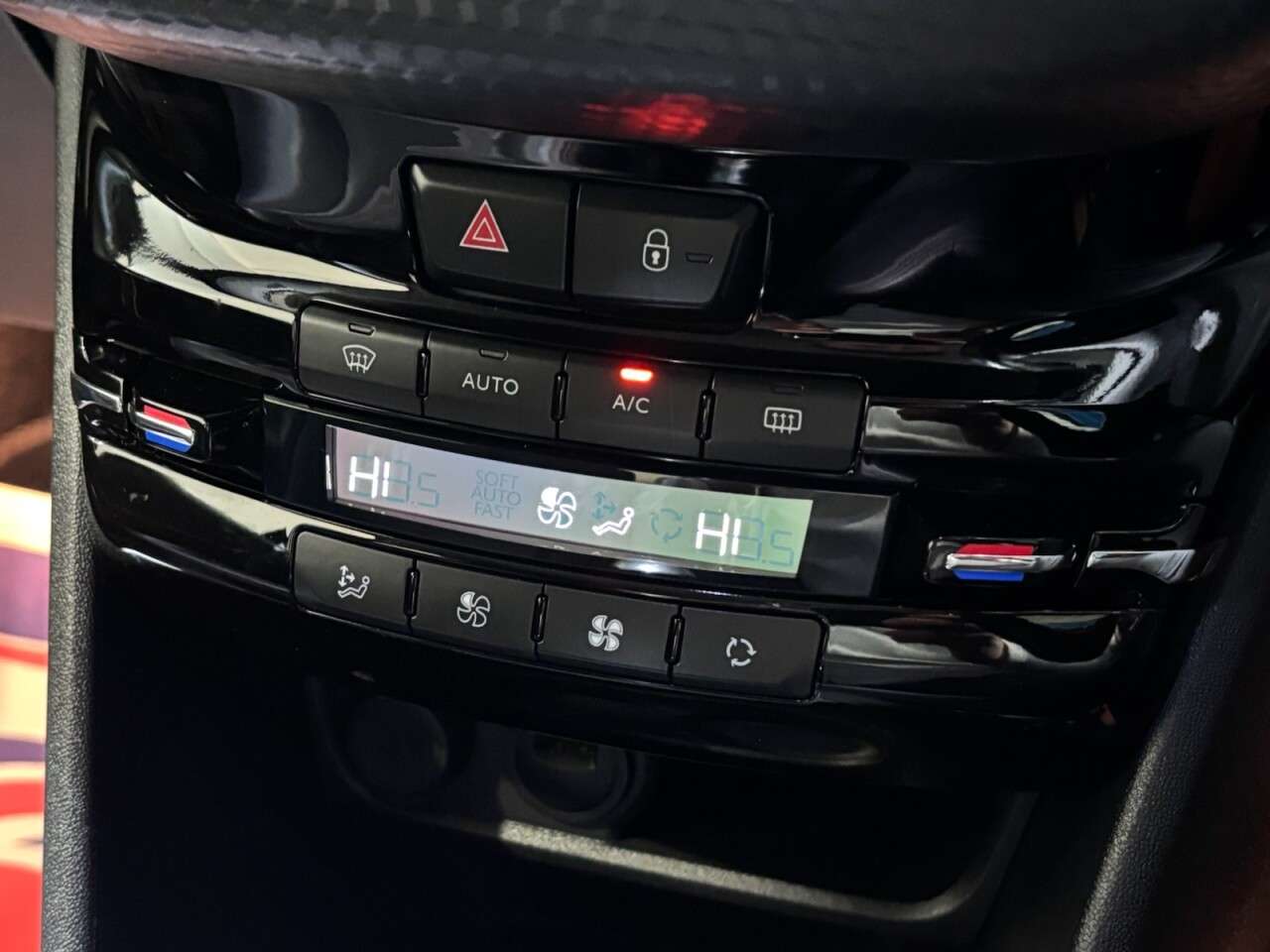 2019 PEUGEOT 208 2019 PEUGEOT 208