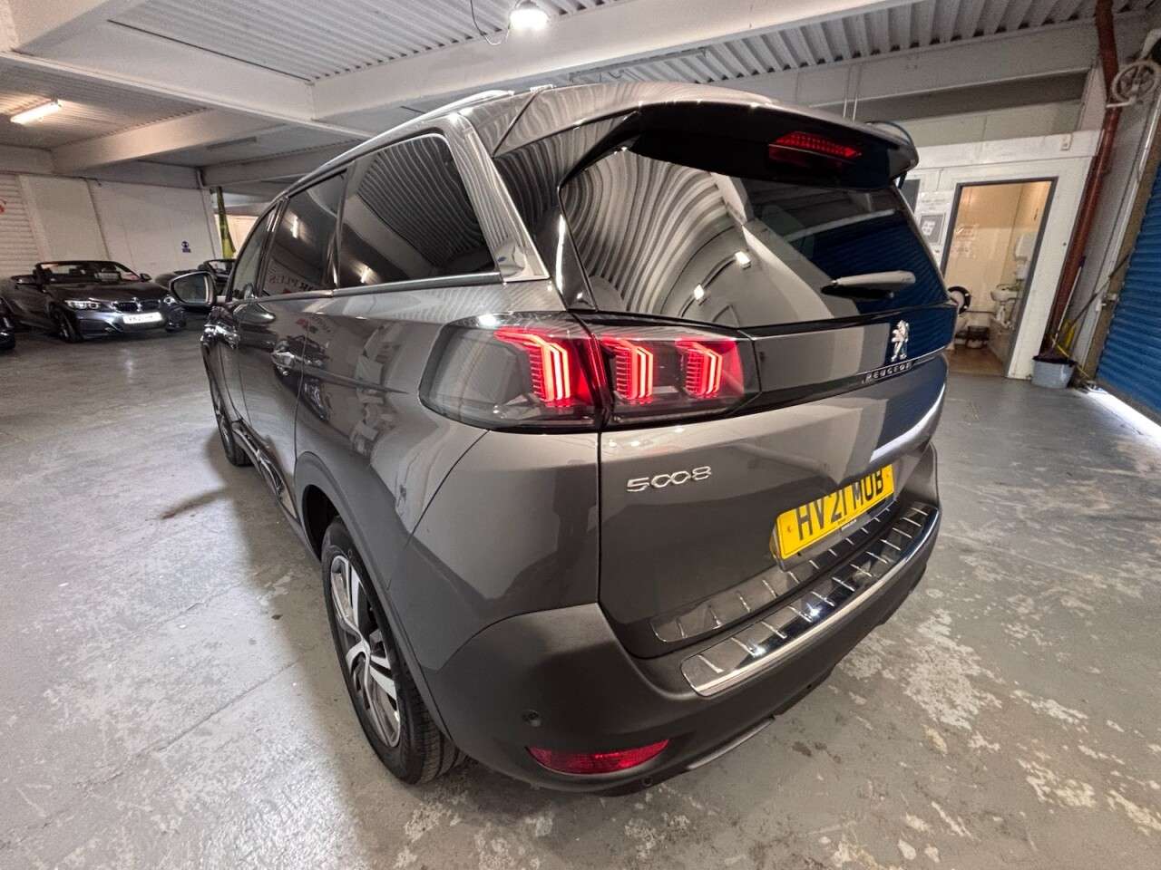 2021 PEUGEOT 5008 2021 PEUGEOT 5008