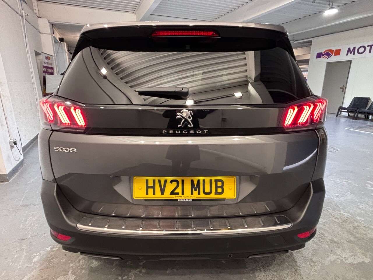 2021 PEUGEOT 5008 2021 PEUGEOT 5008