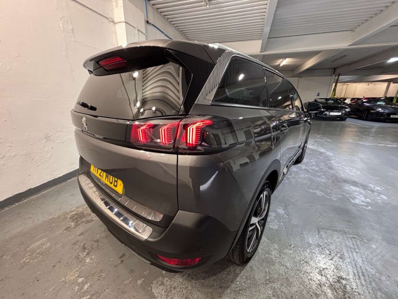 2021 PEUGEOT 5008 2021 PEUGEOT 5008