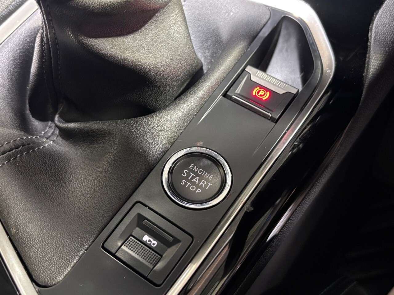 2021 PEUGEOT 5008 2021 PEUGEOT 5008