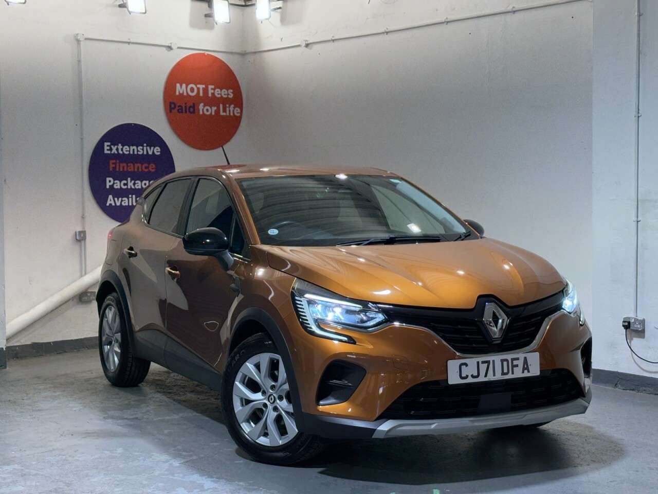 A 2022 RENAULT CAPTUR 1.0 TCe Iconic SUV 5dr Petrol Manual Euro 6 (s/s) (90 ps) Visit Over 400 Ca A 2022 RENAULT CAPTUR 1.0 TCe Iconic SUV 5dr Petrol Manual Euro 6 (s/s) (90 ps) Visit Over 400 Ca