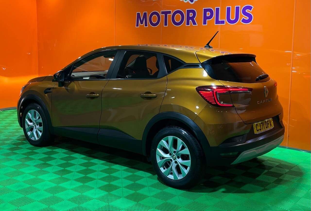 A 2022 RENAULT CAPTUR 1.0 TCe Iconic SUV 5dr Petrol Manual Euro 6 (s/s) (90 ps) Visit Over 400 Ca A 2022 RENAULT CAPTUR 1.0 TCe Iconic SUV 5dr Petrol Manual Euro 6 (s/s) (90 ps) Visit Over 400 Ca