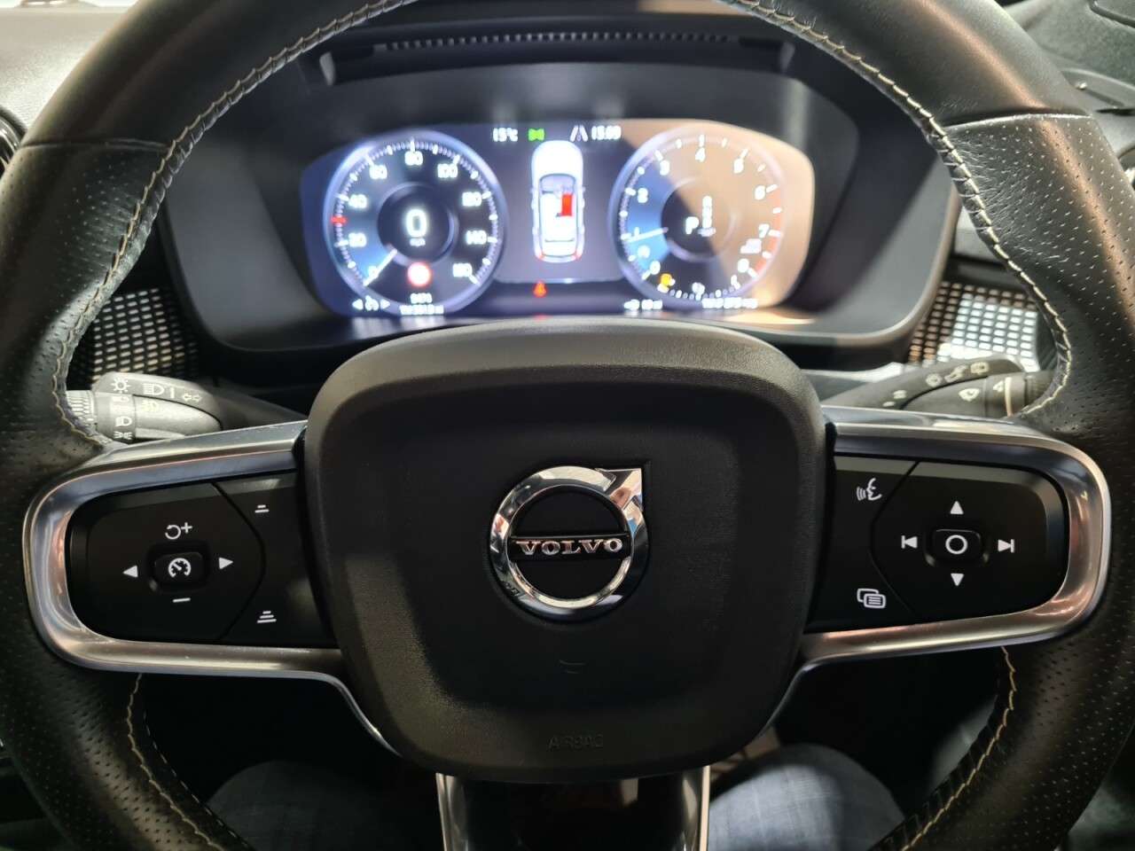 2021 VOLVO XC40 2021 VOLVO XC40