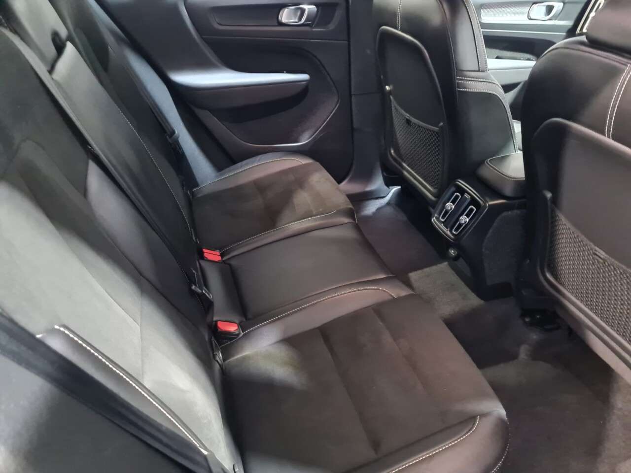 2021 VOLVO XC40 2021 VOLVO XC40