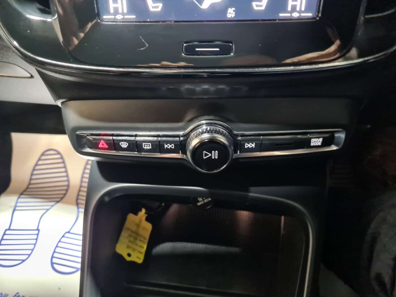 2021 VOLVO XC40 2021 VOLVO XC40