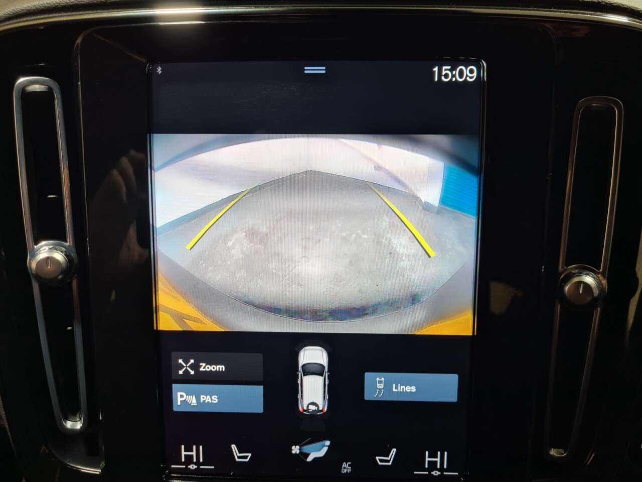 2021 VOLVO XC40 2021 VOLVO XC40