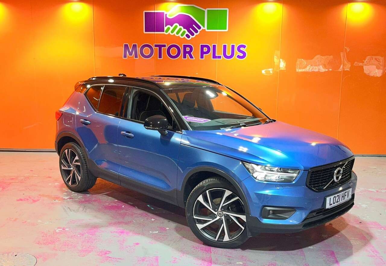 A 2021 VOLVO XC40 1.5 T3 R-Design Pro SUV 5dr Petrol Auto Euro 6 (s/s) (163 ps) Visit Over 40 A 2021 VOLVO XC40 1.5 T3 R-Design Pro SUV 5dr Petrol Auto Euro 6 (s/s) (163 ps) Visit Over 40