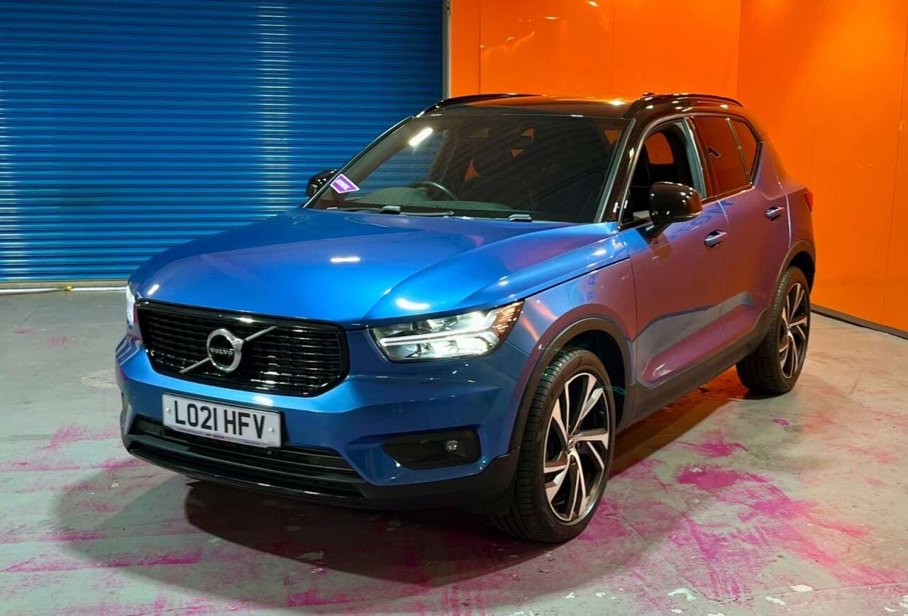 2021 VOLVO XC40 2021 VOLVO XC40
