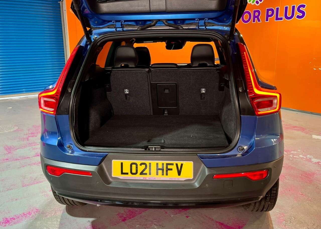 2021 VOLVO XC40 2021 VOLVO XC40