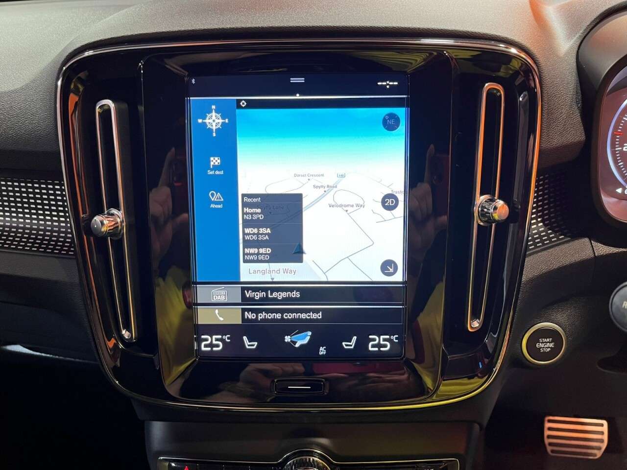 2021 VOLVO XC40 2021 VOLVO XC40