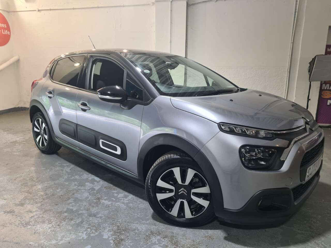 A 2023 CITROEN C3 1.2 PureTech PLUS Hatchback 5dr Petrol EAT6 Euro 6 (s/s) (110 ps) Visit Ove A 2023 CITROEN C3 1.2 PureTech PLUS Hatchback 5dr Petrol EAT6 Euro 6 (s/s) (110 ps) Visit Ove