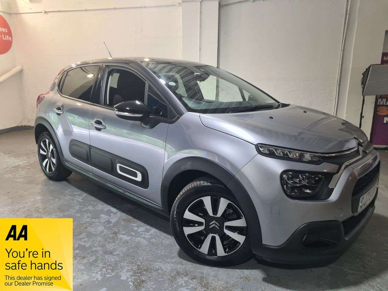 A 2023 CITROEN C3 1.2 PureTech PLUS Hatchback 5dr Petrol EAT6 Euro 6 (s/s) (110 ps) Visit Ove A 2023 CITROEN C3 1.2 PureTech PLUS Hatchback 5dr Petrol EAT6 Euro 6 (s/s) (110 ps) Visit Ove