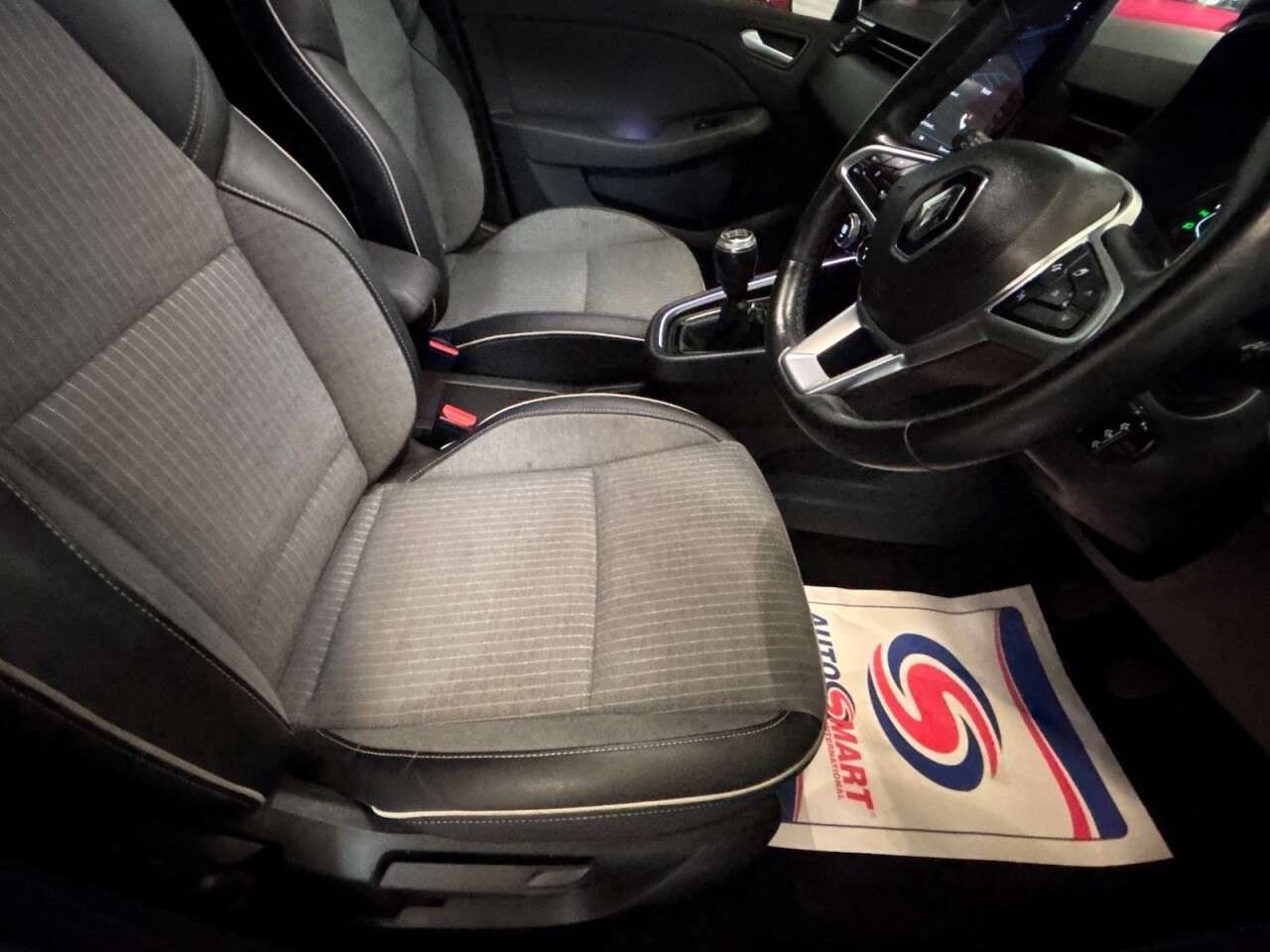 2021 RENAULT CLIO 2021 RENAULT CLIO