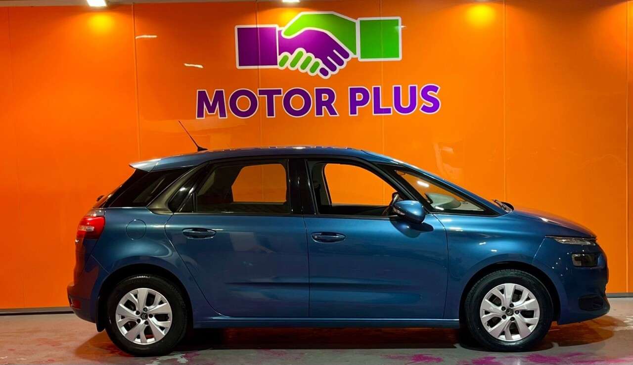 A 2015 CITROEN C4 PICASSO 1.2 PureTech VTR+ MPV 5dr Petrol Manual Euro 6 (s/s) (130 ps) Visit Over 40 A 2015 CITROEN C4 PICASSO 1.2 PureTech VTR+ MPV 5dr Petrol Manual Euro 6 (s/s) (130 ps) Visit Over 40