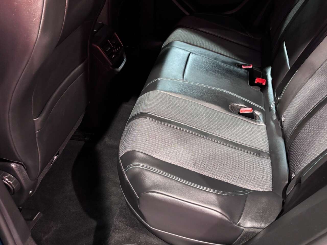 2021 PEUGEOT 3008 2021 PEUGEOT 3008