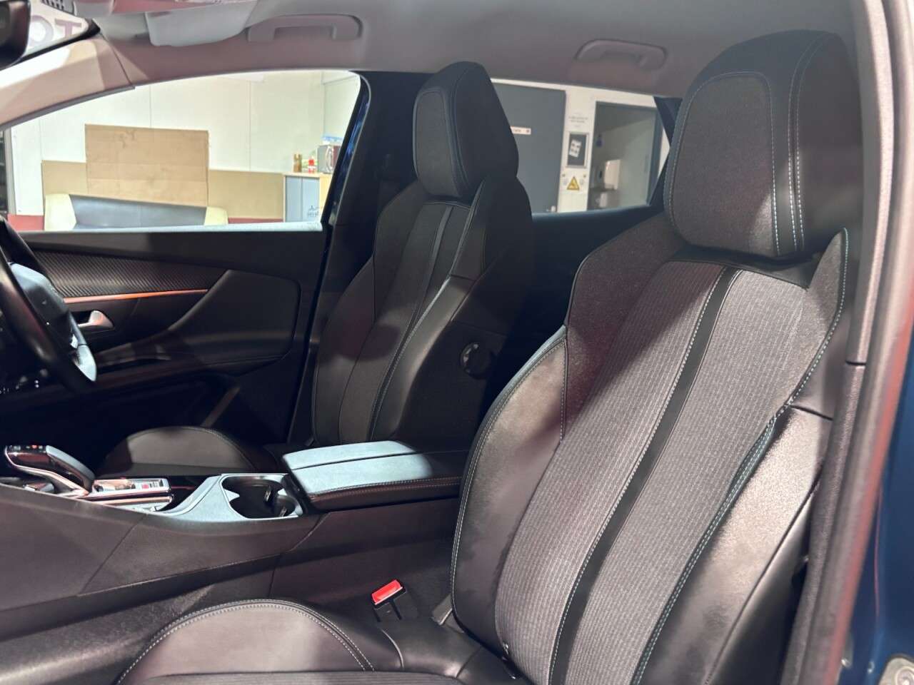 2021 PEUGEOT 3008 2021 PEUGEOT 3008