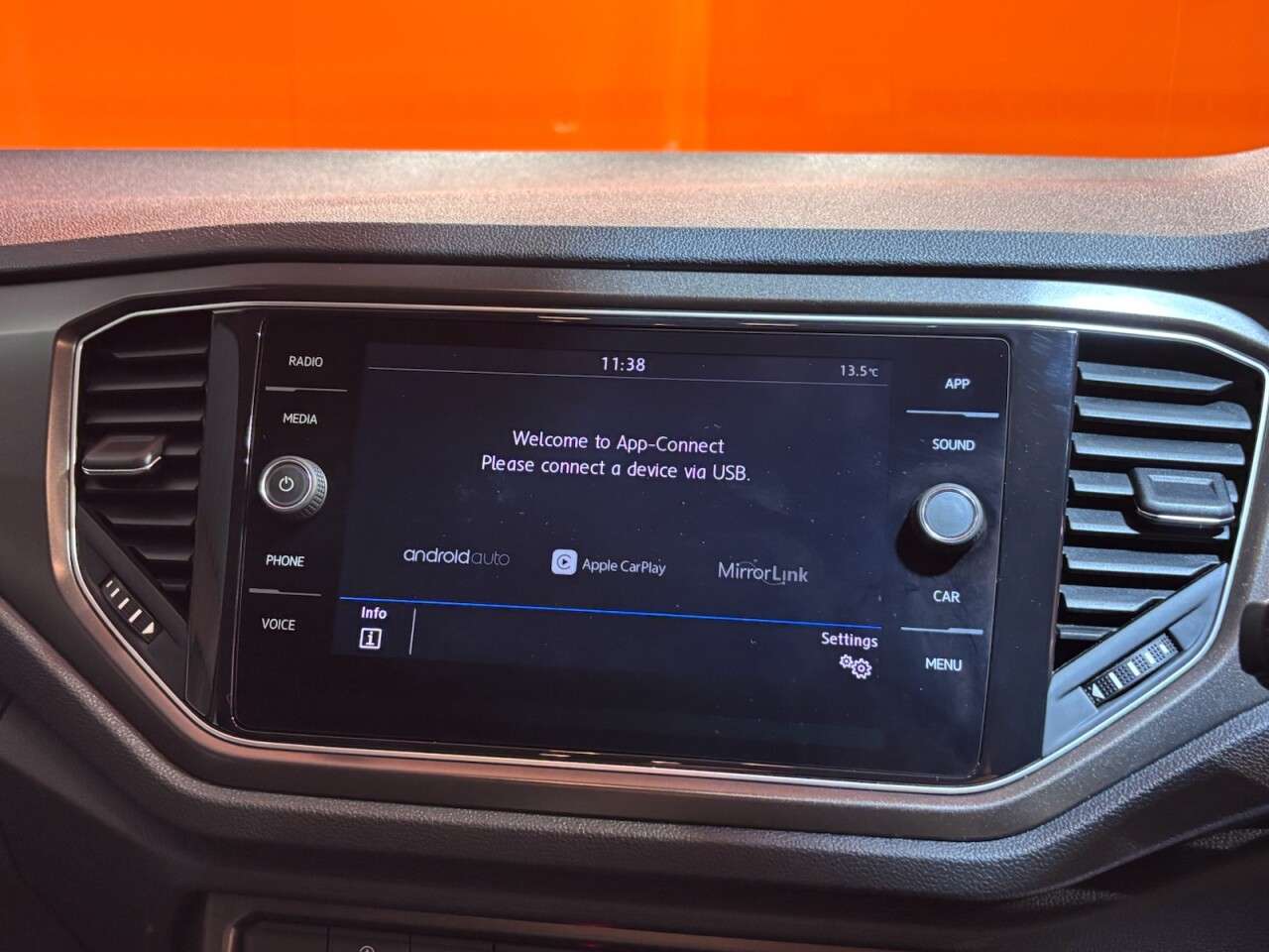 2018 VOLKSWAGEN T-ROC 2018 VOLKSWAGEN T-ROC
