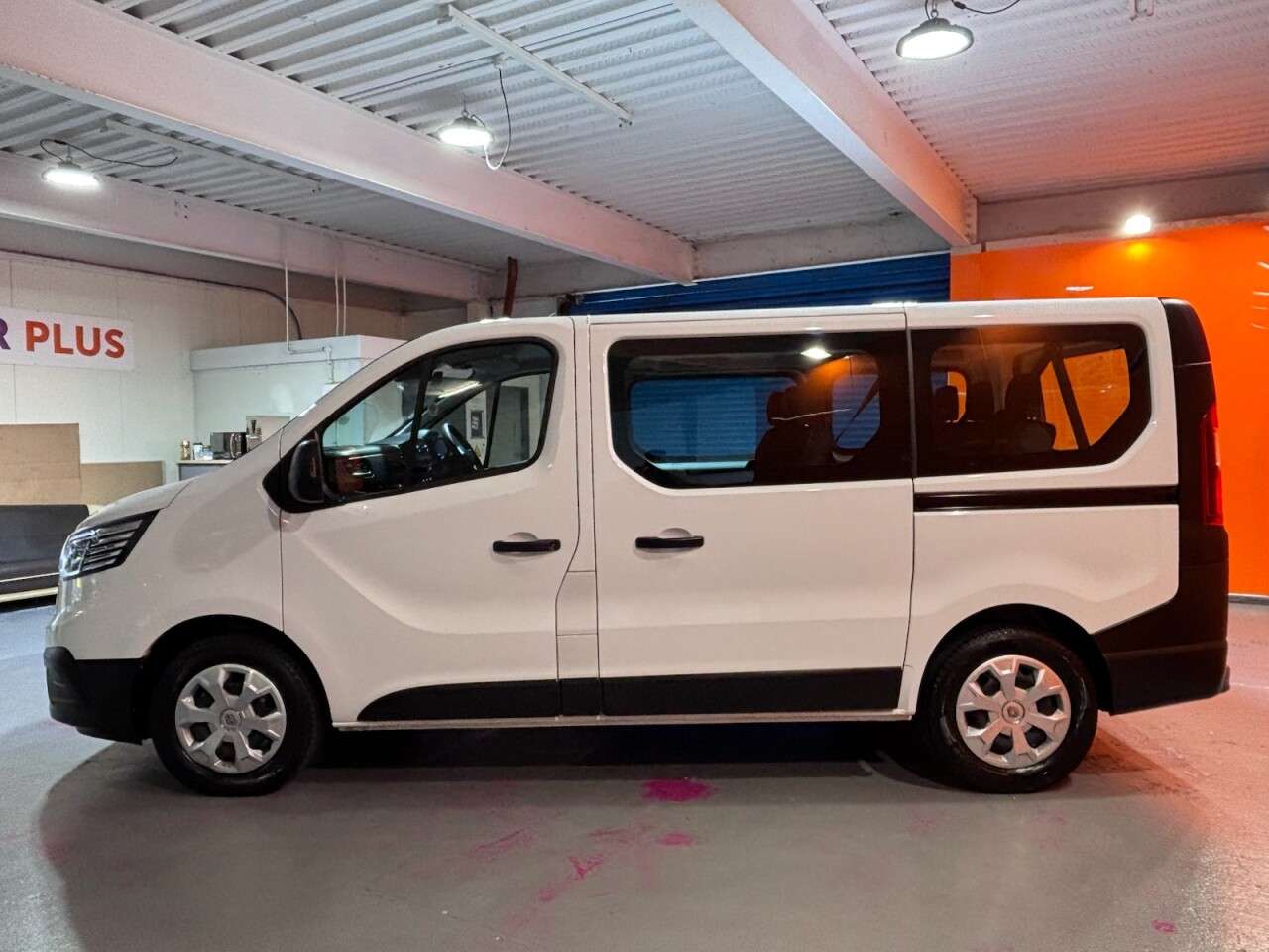 2024 RENAULT TRAFIC 2024 RENAULT TRAFIC
