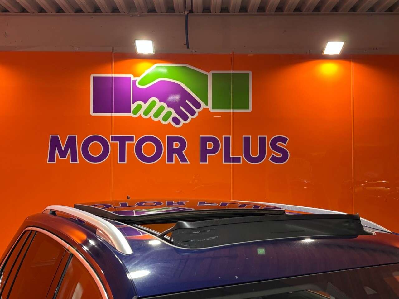 A 2017 VOLKSWAGEN TIGUAN 2.0 TDI BlueMotion Tech SEL SUV 5dr Diesel DSG 4Motion Euro 6 (s/s) (150 ps A 2017 VOLKSWAGEN TIGUAN 2.0 TDI BlueMotion Tech SEL SUV 5dr Diesel DSG 4Motion Euro 6 (s/s) (150 ps