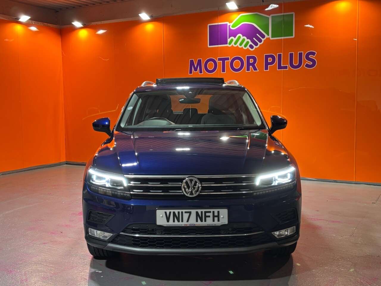 A 2017 VOLKSWAGEN TIGUAN 2.0 TDI BlueMotion Tech SEL SUV 5dr Diesel DSG 4Motion Euro 6 (s/s) (150 ps A 2017 VOLKSWAGEN TIGUAN 2.0 TDI BlueMotion Tech SEL SUV 5dr Diesel DSG 4Motion Euro 6 (s/s) (150 ps