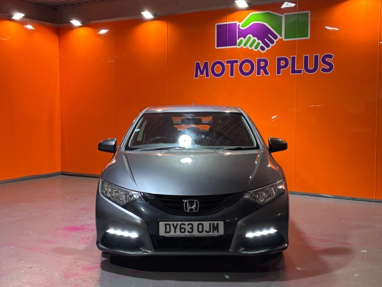 A 2013 HONDA CIVIC 1.4 i-VTEC SE Hatchback 5dr Petrol Manual Euro 5 (s/s) (100 ps) Visit Over A 2013 HONDA CIVIC 1.4 i-VTEC SE Hatchback 5dr Petrol Manual Euro 5 (s/s) (100 ps) Visit Over