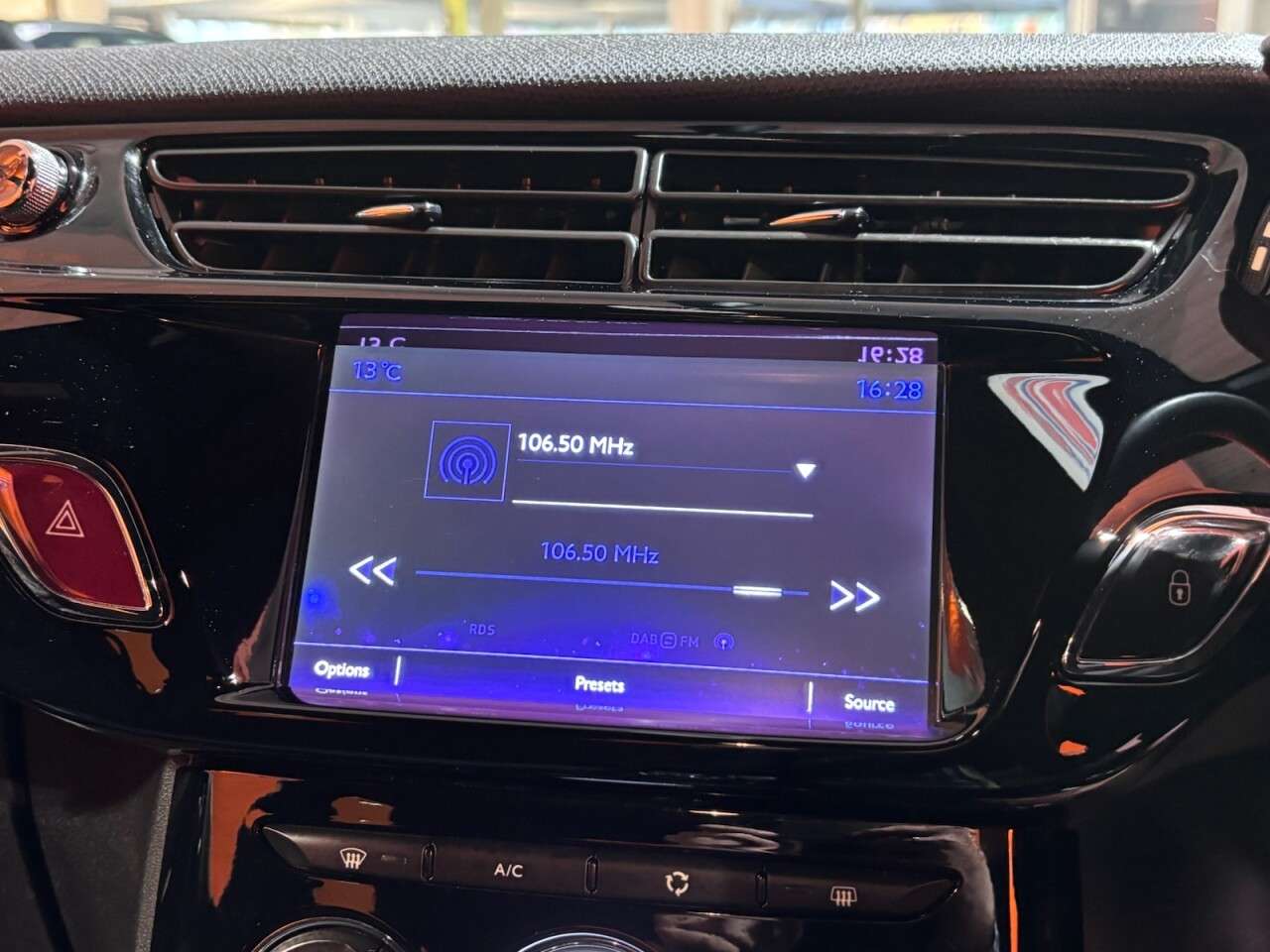 2015 DS AUTOMOBILES DS 3 2015 DS AUTOMOBILES DS 3