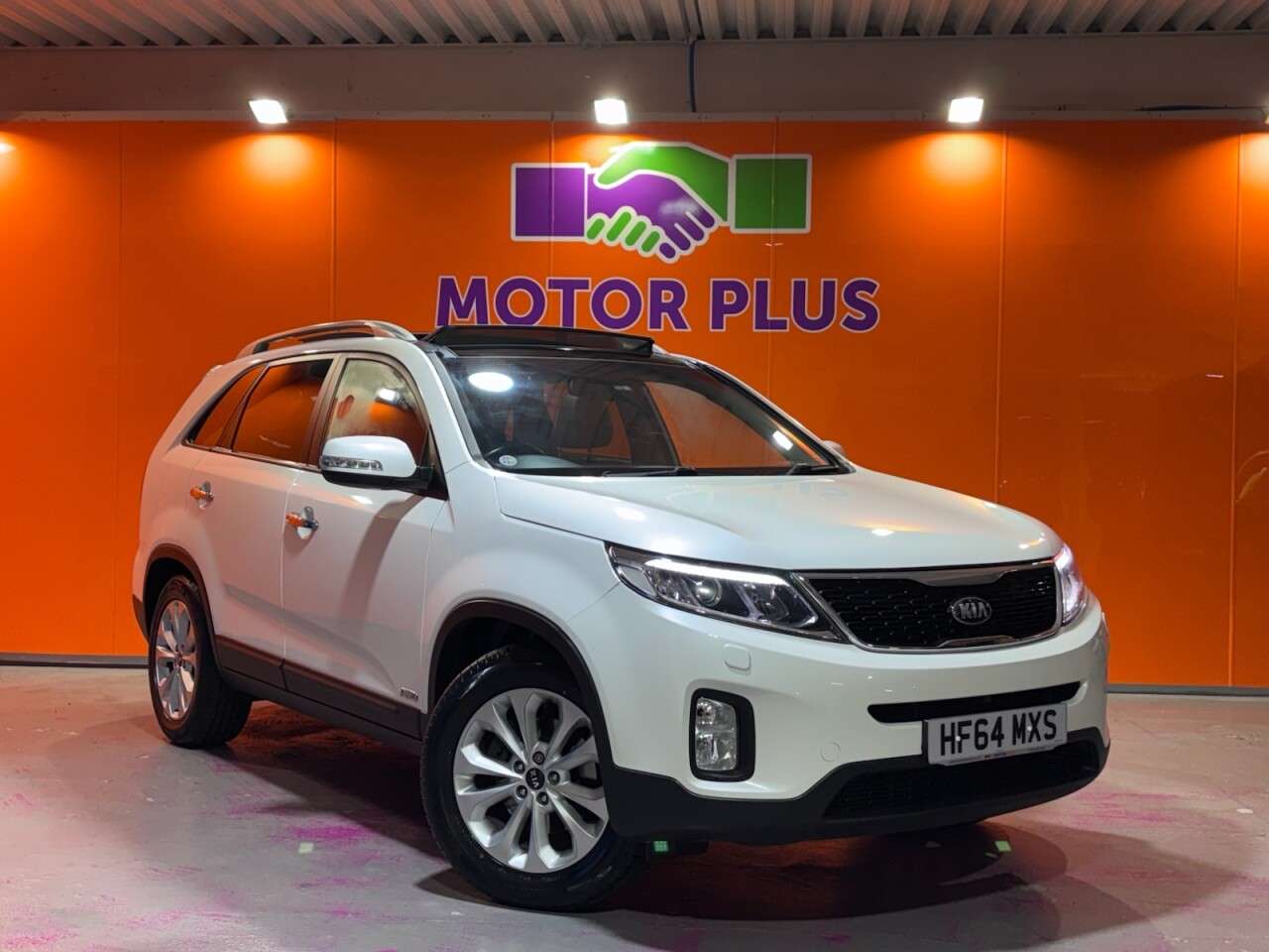 A 2014 KIA SORENTO 2.2 CRDi KX-3 SUV 5dr Diesel Auto AWD Euro 5 (194 bhp) Visit Over 400 Cars A 2014 KIA SORENTO 2.2 CRDi KX-3 SUV 5dr Diesel Auto AWD Euro 5 (194 bhp) Visit Over 400 Cars