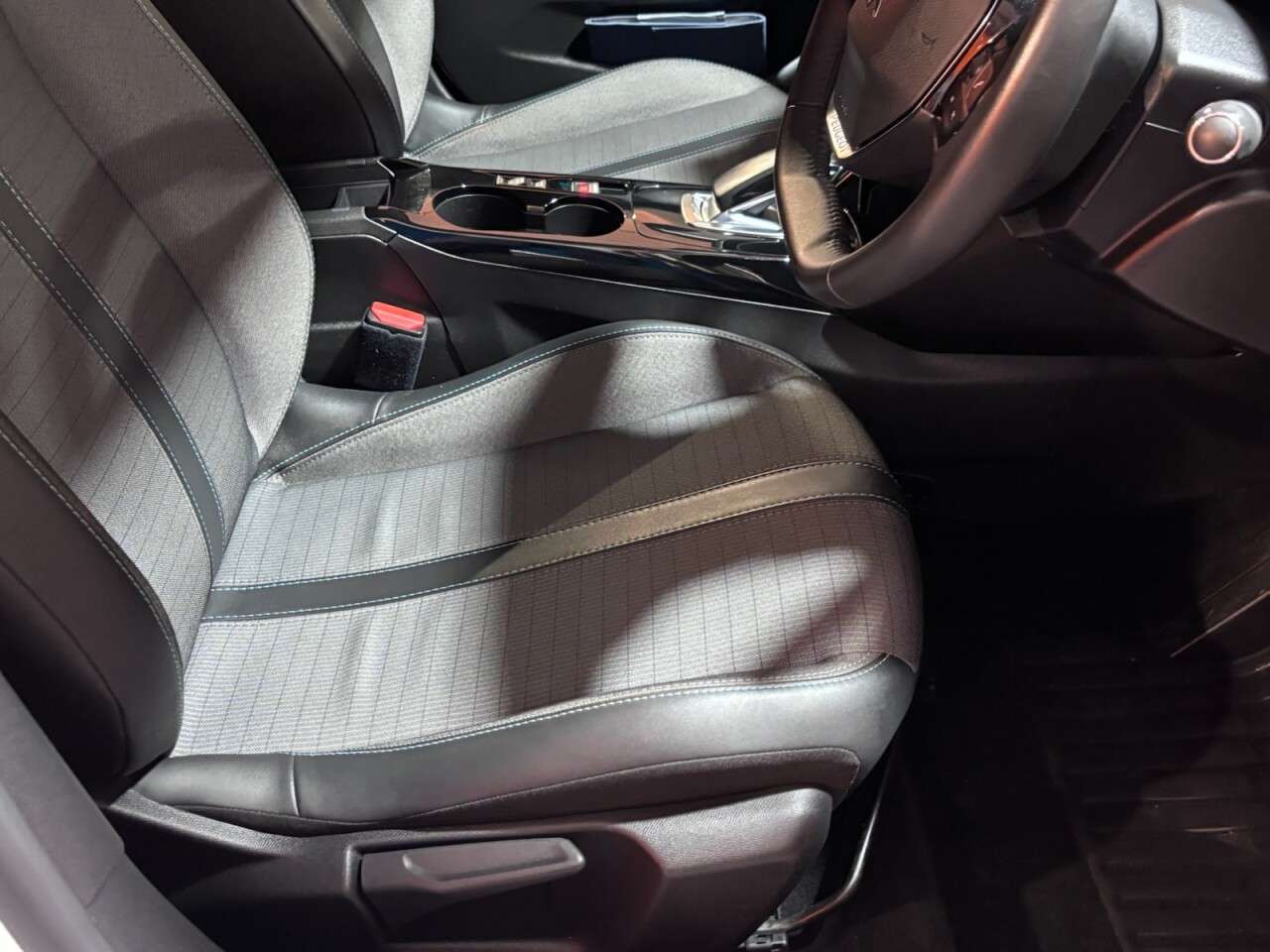 2022 PEUGEOT E-208 2022 PEUGEOT E-208