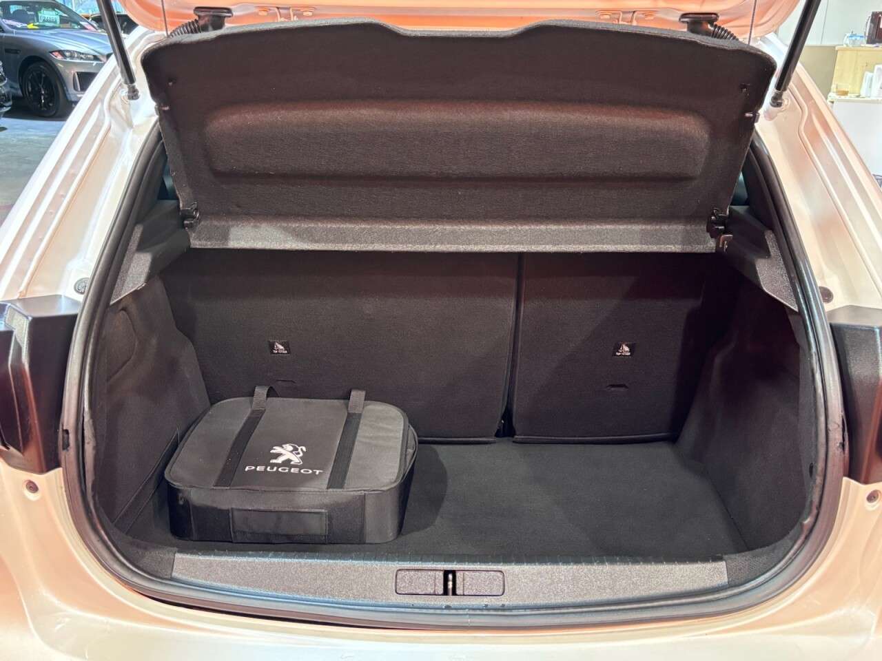 2022 PEUGEOT E-208 2022 PEUGEOT E-208