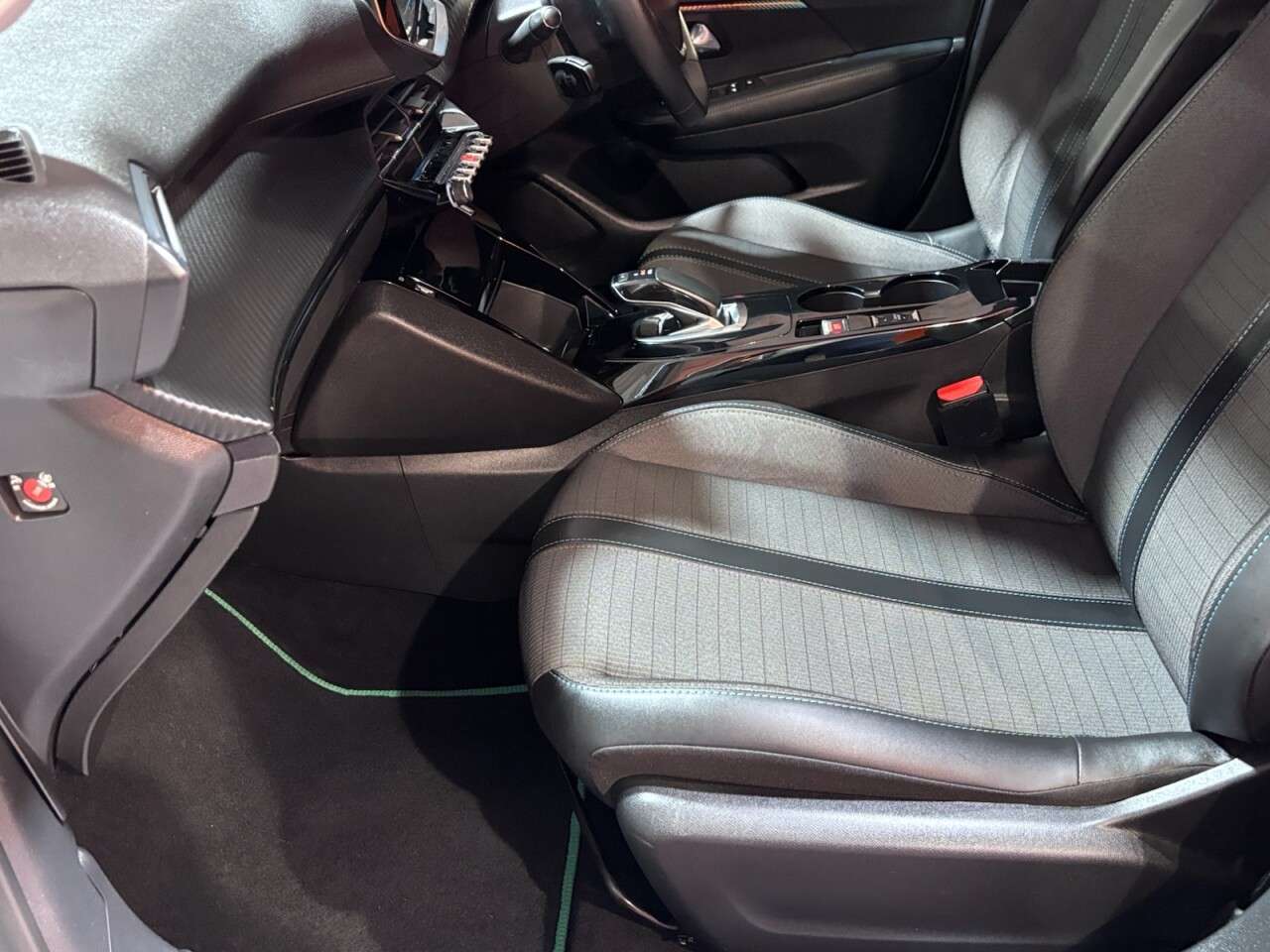 2022 PEUGEOT E-208 2022 PEUGEOT E-208