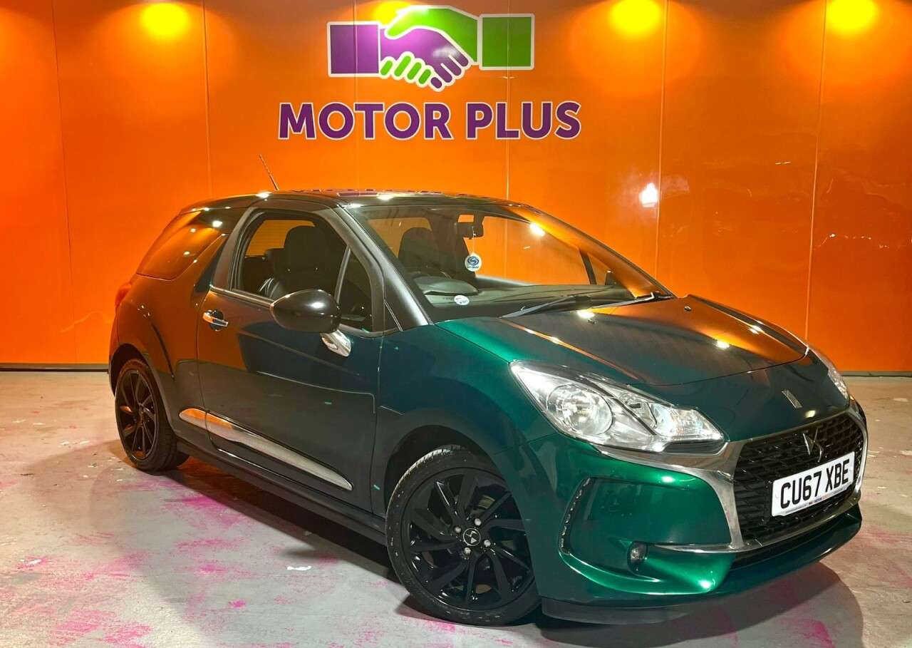 A 2017 DS AUTOMOBILES DS 3 1.6 BlueHDi Connected Chic Hatchback 3dr Diesel Manual Euro 6 (s/s) (100 ps A 2017 DS AUTOMOBILES DS 3 1.6 BlueHDi Connected Chic Hatchback 3dr Diesel Manual Euro 6 (s/s) (100 ps