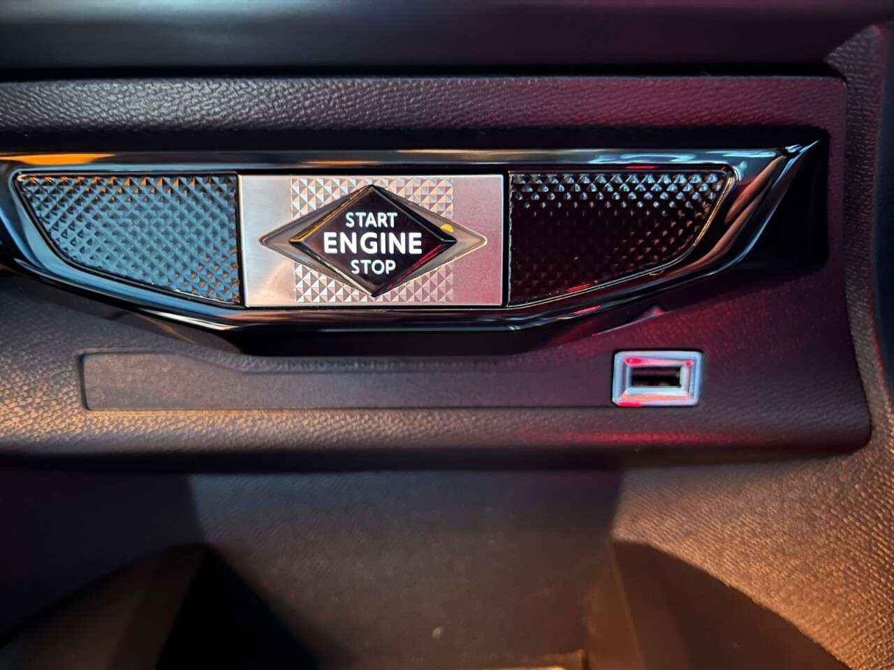 2020 DS AUTOMOBILES DS 3 CROSSBACK 2020 DS AUTOMOBILES DS 3 CROSSBACK