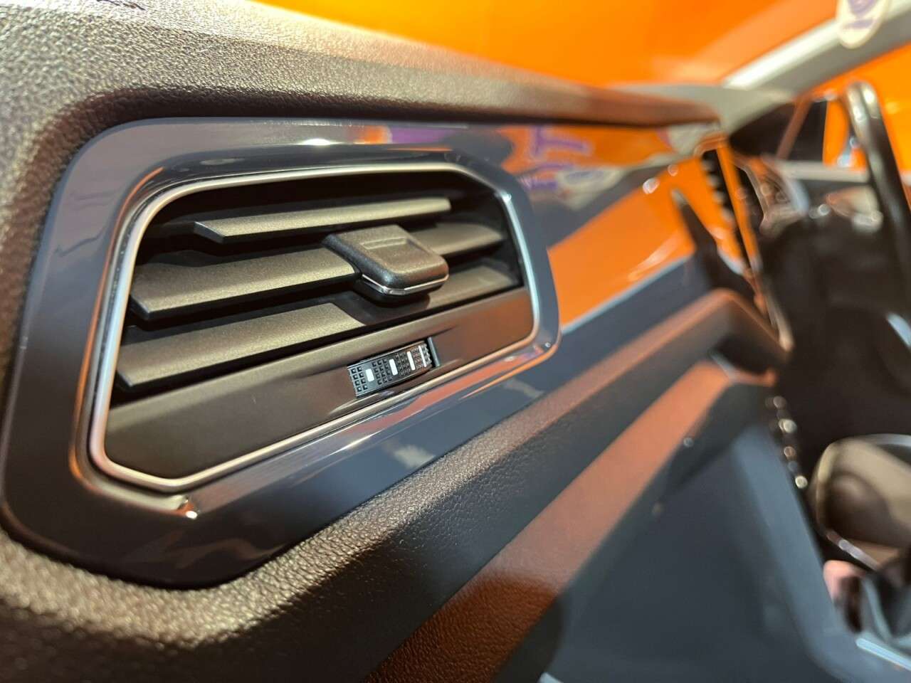 2019 VOLKSWAGEN T-ROC 2019 VOLKSWAGEN T-ROC