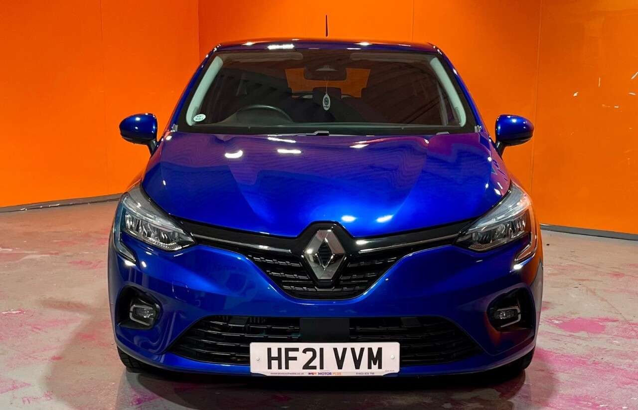 A 2021 RENAULT CLIO 1.0 TCe Iconic Hatchback 5dr Petrol Manual Euro 6 (s/s) (100 ps) Visit Over A 2021 RENAULT CLIO 1.0 TCe Iconic Hatchback 5dr Petrol Manual Euro 6 (s/s) (100 ps) Visit Over