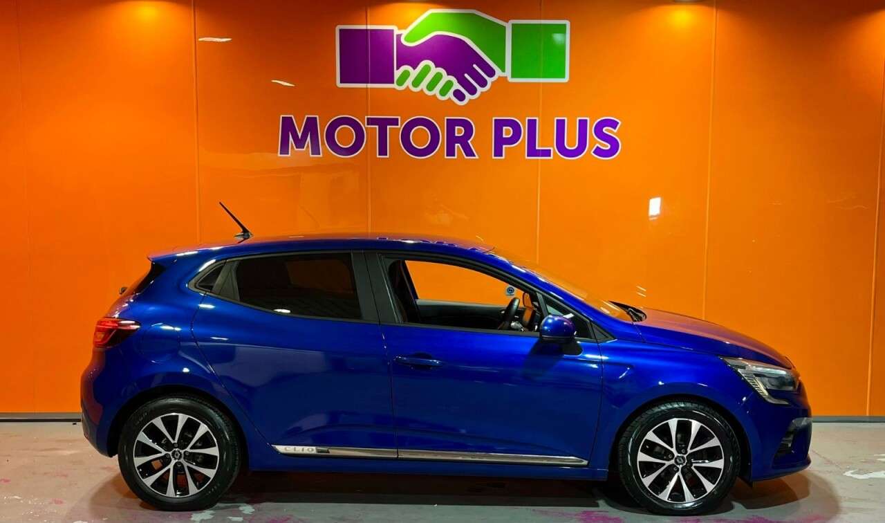 A 2021 RENAULT CLIO 1.0 TCe Iconic Hatchback 5dr Petrol Manual Euro 6 (s/s) (100 ps) Visit Over A 2021 RENAULT CLIO 1.0 TCe Iconic Hatchback 5dr Petrol Manual Euro 6 (s/s) (100 ps) Visit Over