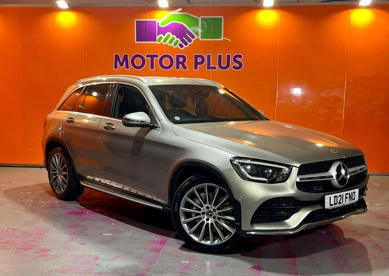 A 2021 MERCEDES-BENZ GLC 2.0 GLC300d AMG Line (Premium) SUV 5dr Diesel G-Tronic+ 4MATIC Euro 6 (s/s) A 2021 MERCEDES-BENZ GLC 2.0 GLC300d AMG Line (Premium) SUV 5dr Diesel G-Tronic+ 4MATIC Euro 6 (s/s)
