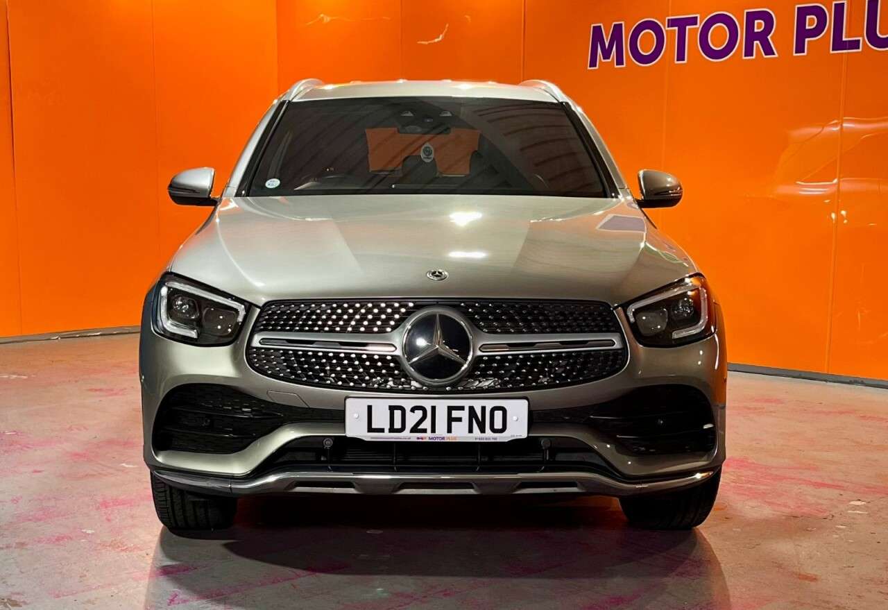 A 2021 MERCEDES-BENZ GLC 2.0 GLC300d AMG Line (Premium) SUV 5dr Diesel G-Tronic+ 4MATIC Euro 6 (s/s) A 2021 MERCEDES-BENZ GLC 2.0 GLC300d AMG Line (Premium) SUV 5dr Diesel G-Tronic+ 4MATIC Euro 6 (s/s)