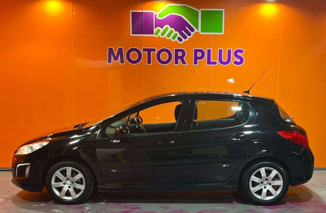 A 2013 PEUGEOT 308 1.6 HDi Active Hatchback 5dr Diesel Manual Euro 5 (92 ps) Visit Over 400 Ca A 2013 PEUGEOT 308 1.6 HDi Active Hatchback 5dr Diesel Manual Euro 5 (92 ps) Visit Over 400 Ca