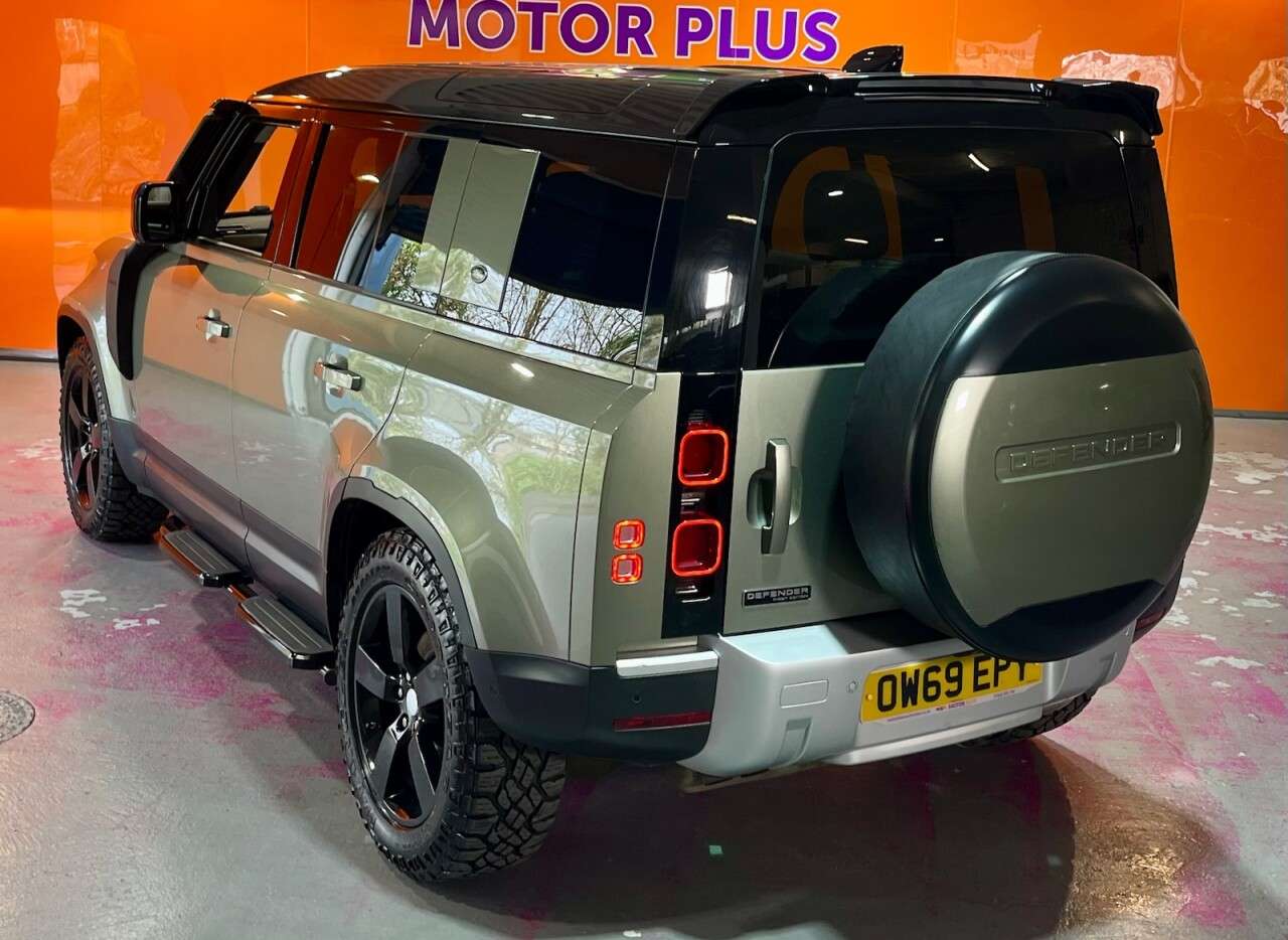 A 2020 LAND ROVER DEFENDER 2.0 SD4 First Edition SUV 5dr Diesel Auto 4WD Euro 6 (s/s) (240 ps) Visit O A 2020 LAND ROVER DEFENDER 2.0 SD4 First Edition SUV 5dr Diesel Auto 4WD Euro 6 (s/s) (240 ps) Visit O