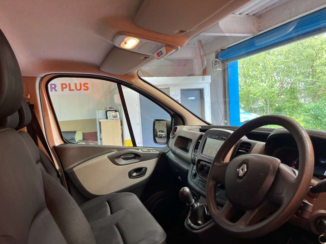 2017 RENAULT TRAFIC 2017 RENAULT TRAFIC