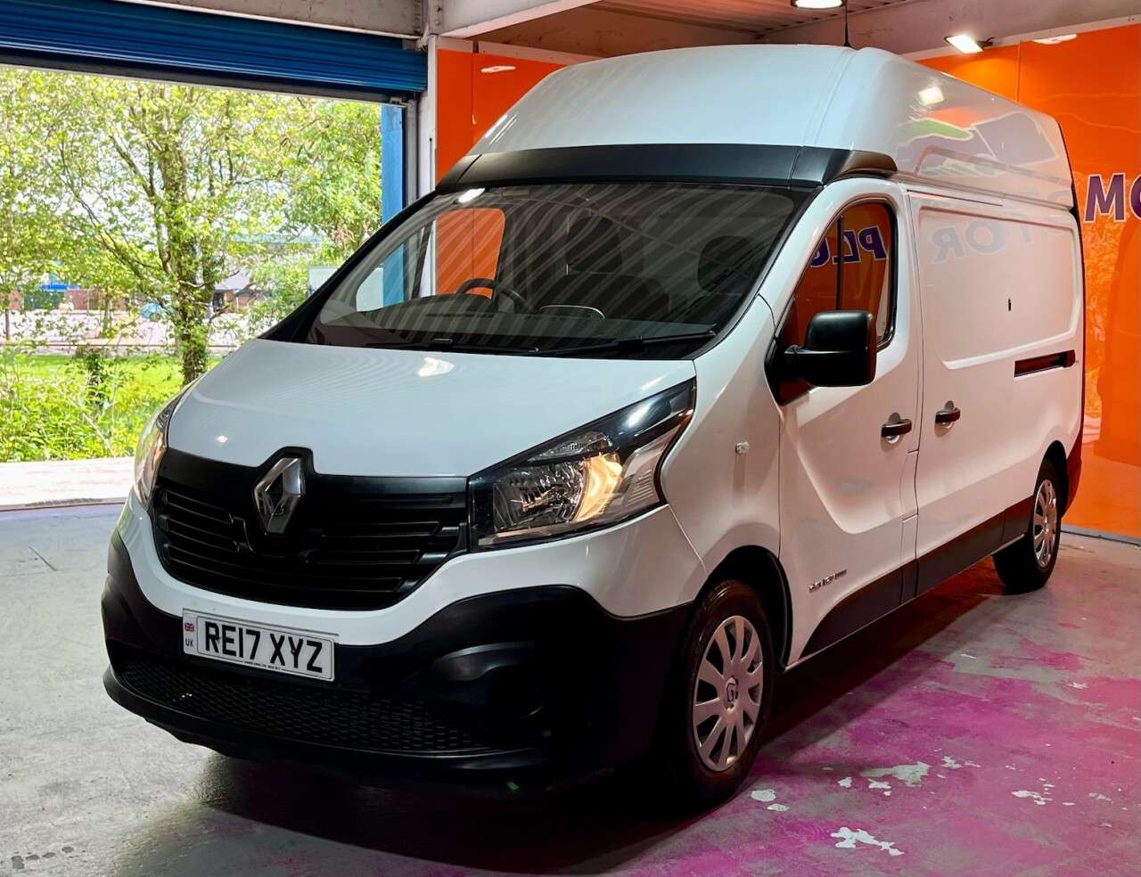 2017 RENAULT TRAFIC 2017 RENAULT TRAFIC