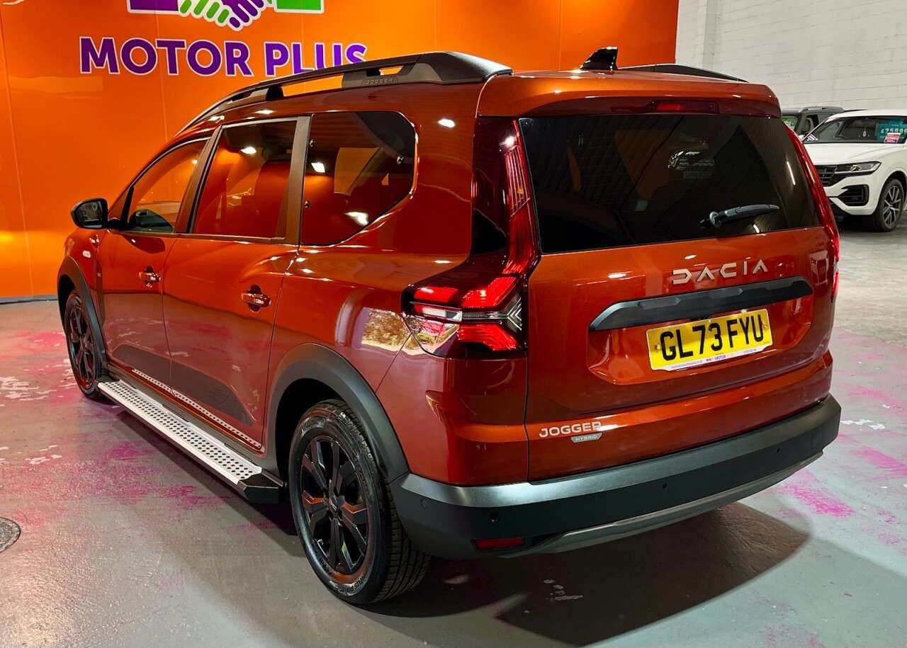 A 2023 DACIA JOGGER 1.6 Hybrid EXTREME MPV 5dr Petrol Hybrid Auto Euro 6 (s/s) (140 ps) Visit O A 2023 DACIA JOGGER 1.6 Hybrid EXTREME MPV 5dr Petrol Hybrid Auto Euro 6 (s/s) (140 ps) Visit O