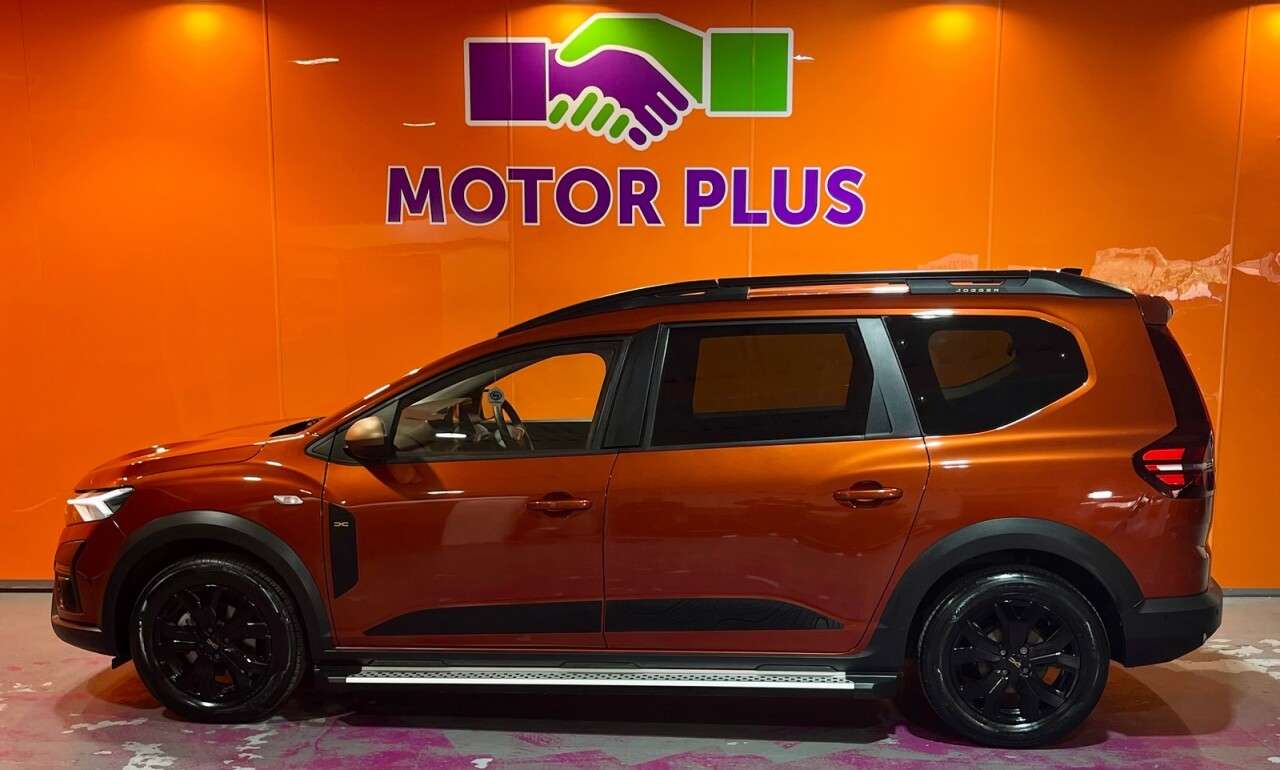 A 2023 DACIA JOGGER 1.6 Hybrid EXTREME MPV 5dr Petrol Hybrid Auto Euro 6 (s/s) (140 ps) Visit O A 2023 DACIA JOGGER 1.6 Hybrid EXTREME MPV 5dr Petrol Hybrid Auto Euro 6 (s/s) (140 ps) Visit O