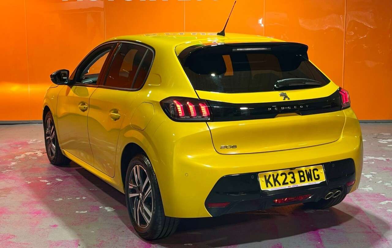 A 2023 PEUGEOT 208 1.2 PureTech Allure Premium + Hatchback 5dr Petrol EAT Euro 6 (s/s) (130 ps A 2023 PEUGEOT 208 1.2 PureTech Allure Premium + Hatchback 5dr Petrol EAT Euro 6 (s/s) (130 ps