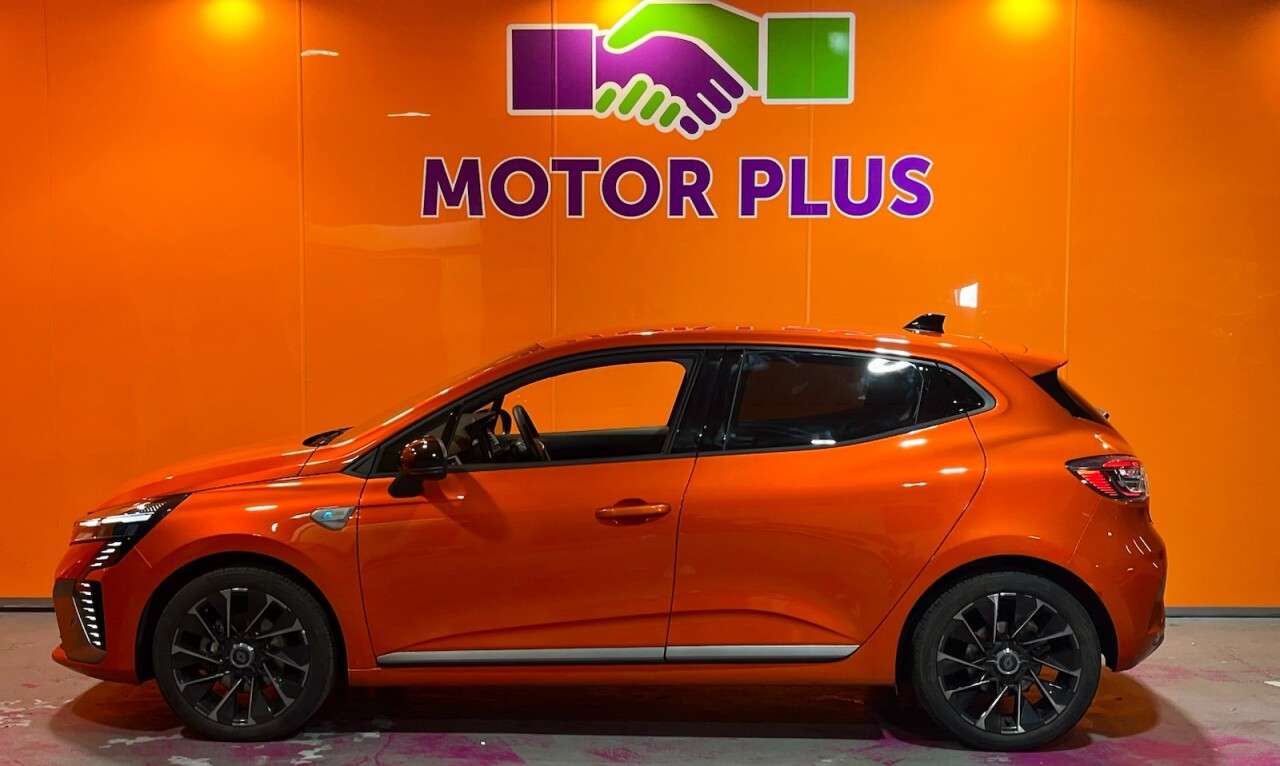 A 2025 RENAULT CLIO 1.6 E-TECH esprit Alpine Hatchback 5dr Petrol Hybrid Auto Euro 6 (s/s) (145 A 2025 RENAULT CLIO 1.6 E-TECH esprit Alpine Hatchback 5dr Petrol Hybrid Auto Euro 6 (s/s) (145