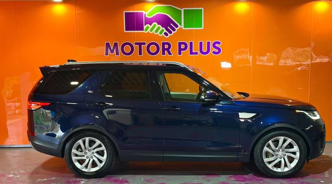 A 2019 LAND ROVER DISCOVERY 3.0 SD V6 HSE SUV 5dr Diesel Auto 4WD Euro 6 (s/s) (306 ps) Visit Over 400 A 2019 LAND ROVER DISCOVERY 3.0 SD V6 HSE SUV 5dr Diesel Auto 4WD Euro 6 (s/s) (306 ps) Visit Over 400