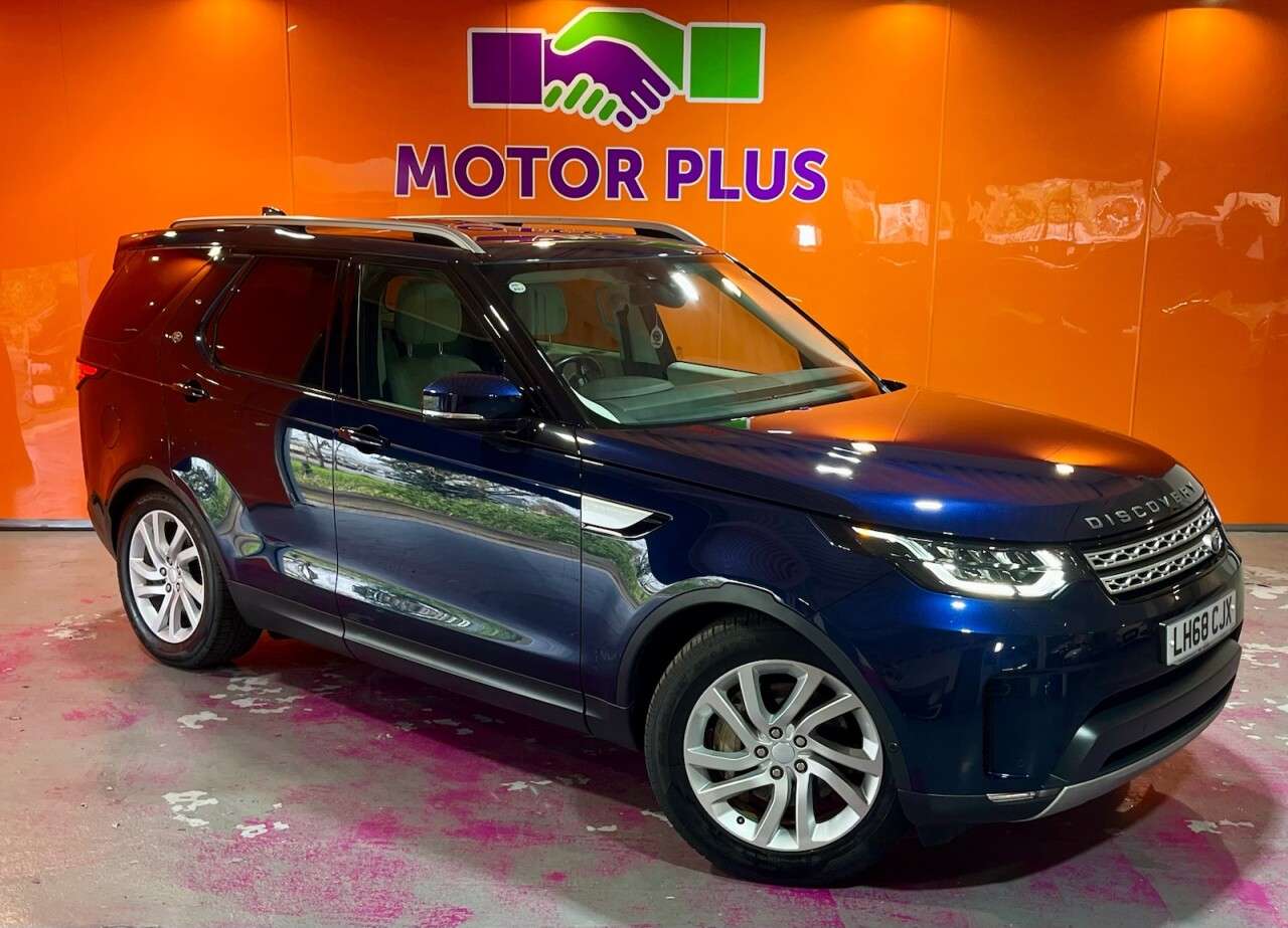 A 2019 LAND ROVER DISCOVERY 3.0 SD V6 HSE SUV 5dr Diesel Auto 4WD Euro 6 (s/s) (306 ps) Visit Over 400 A 2019 LAND ROVER DISCOVERY 3.0 SD V6 HSE SUV 5dr Diesel Auto 4WD Euro 6 (s/s) (306 ps) Visit Over 400