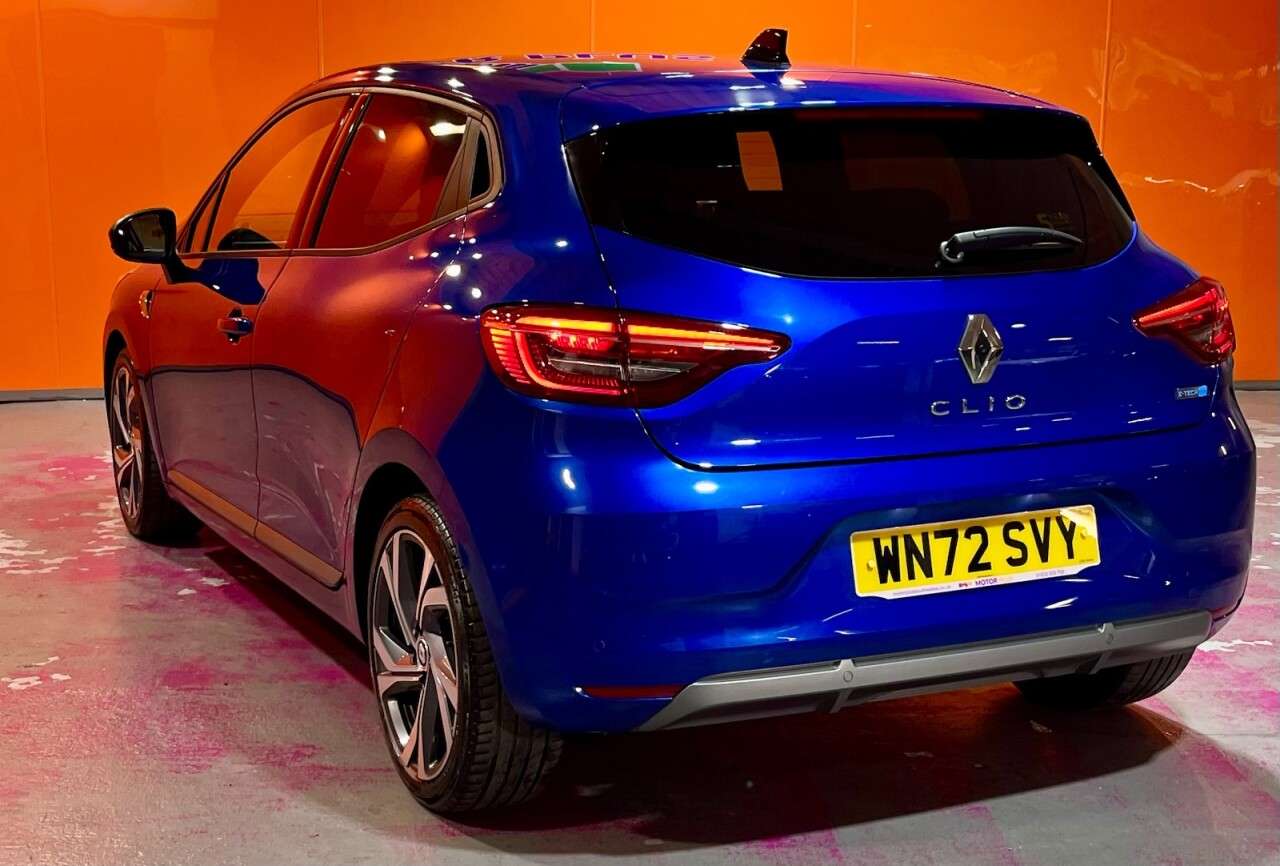 A 2022 RENAULT CLIO 1.6 E-TECH RS Line Hatchback 5dr Petrol Hybrid Auto Euro 6 (s/s) (145 ps) V A 2022 RENAULT CLIO 1.6 E-TECH RS Line Hatchback 5dr Petrol Hybrid Auto Euro 6 (s/s) (145 ps) V