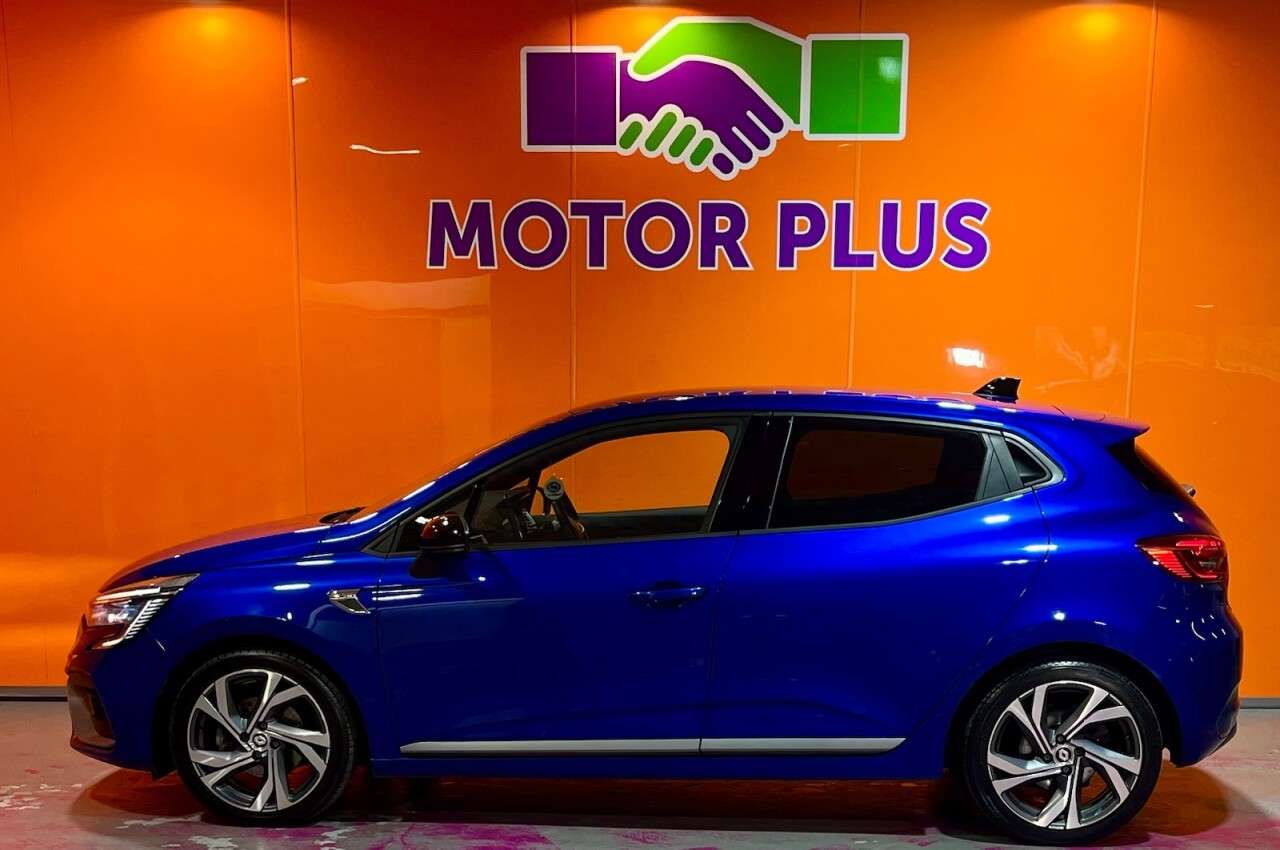 A 2022 RENAULT CLIO 1.6 E-TECH RS Line Hatchback 5dr Petrol Hybrid Auto Euro 6 (s/s) (145 ps) V A 2022 RENAULT CLIO 1.6 E-TECH RS Line Hatchback 5dr Petrol Hybrid Auto Euro 6 (s/s) (145 ps) V